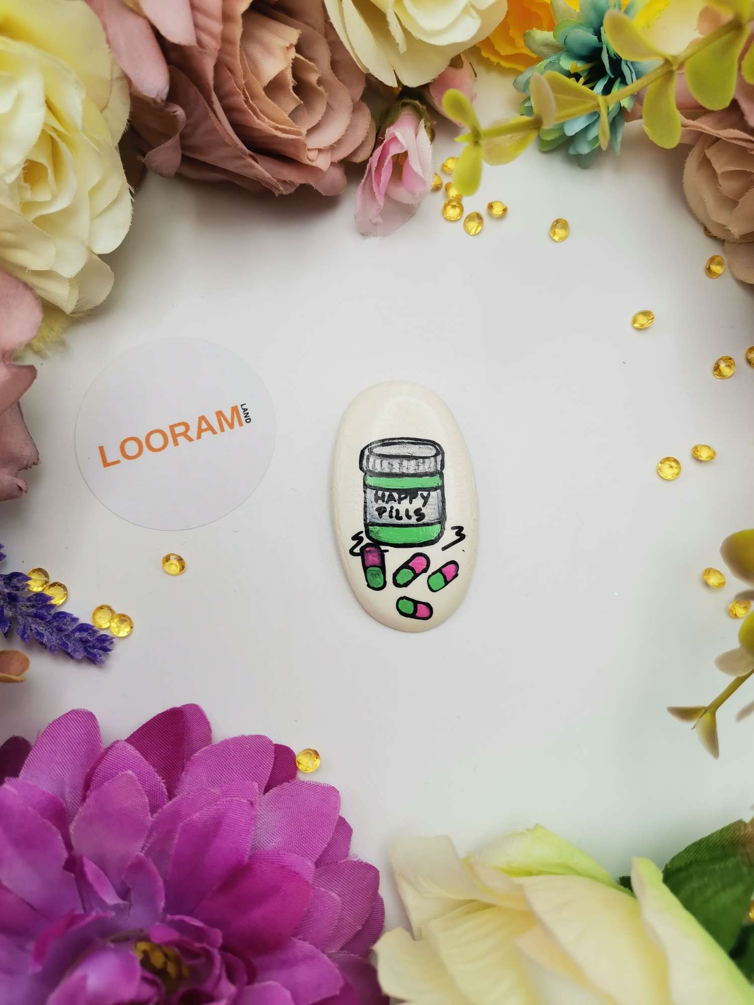broșă mărțișor happy Pills mărțișoare handmade