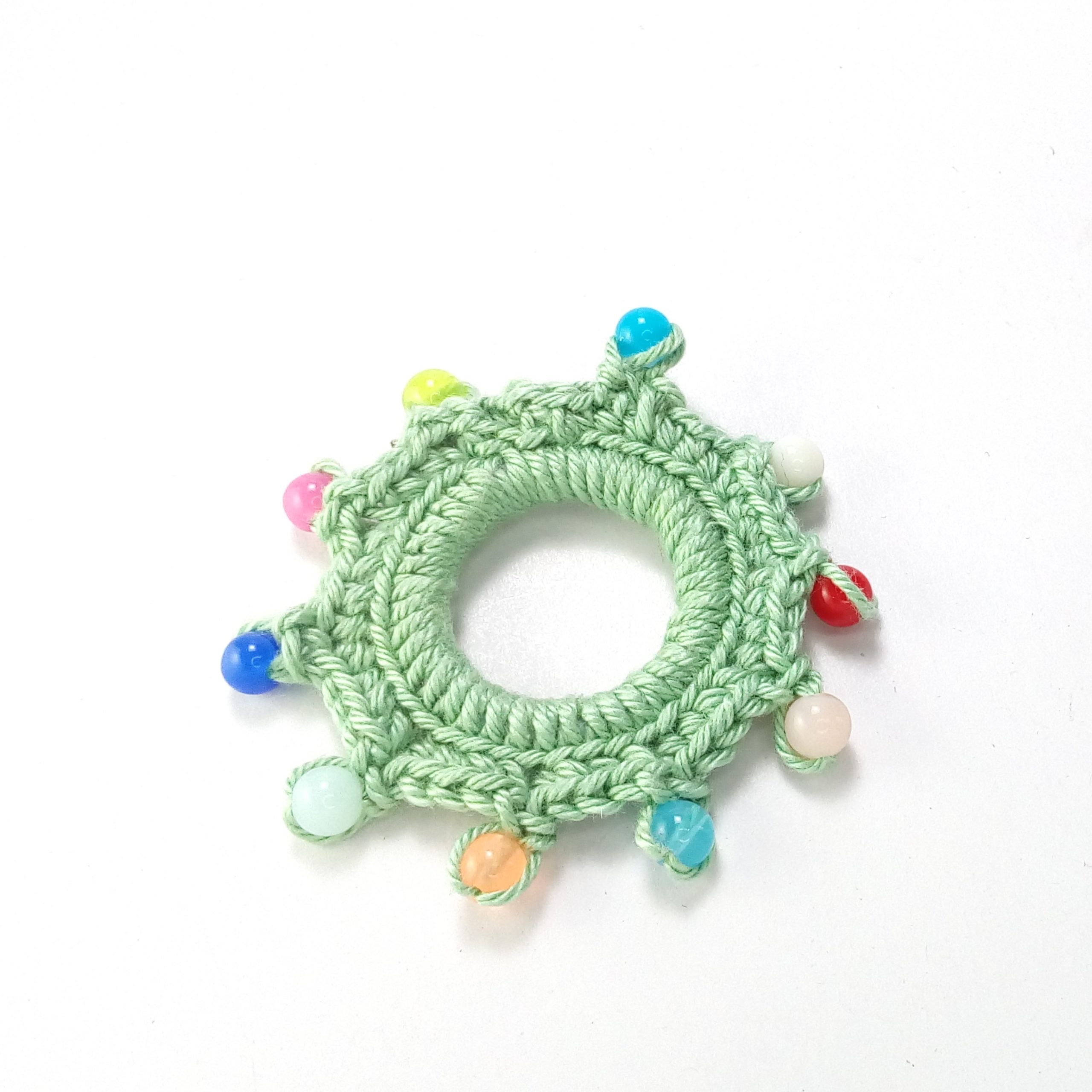 Brosa crosetata martisor