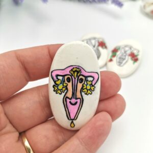 Brosa aparat reproductiv feminin - martisor ginecologie
