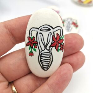 Brosa aparat reproductiv feminin - martisor ginecologie