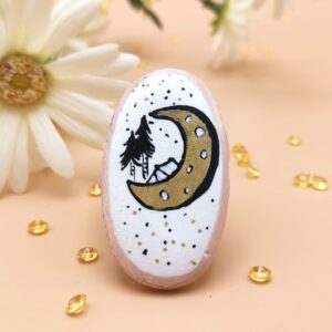 Brosa martisor cu cortul pe luna - martisor handmade
