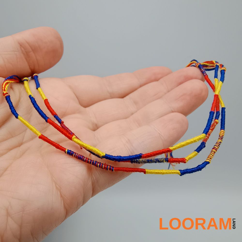 Brățară din ață colorată subțire TRICOLOR – pe comandă